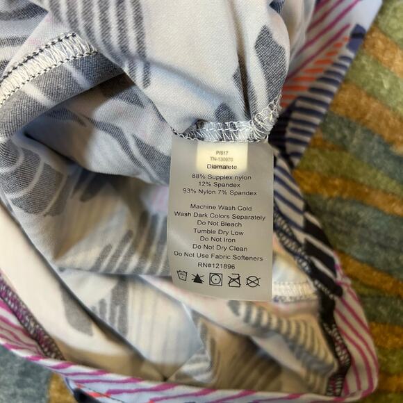 Title Nine Diamalete Womens Athletic Dress Small Geometric V-Neck Athleisure - Picture 4 of 5